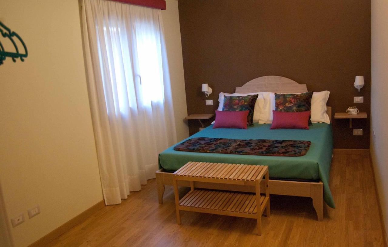 B&B Le Antiche Cisterne Tremestieri Etneo Exterior photo